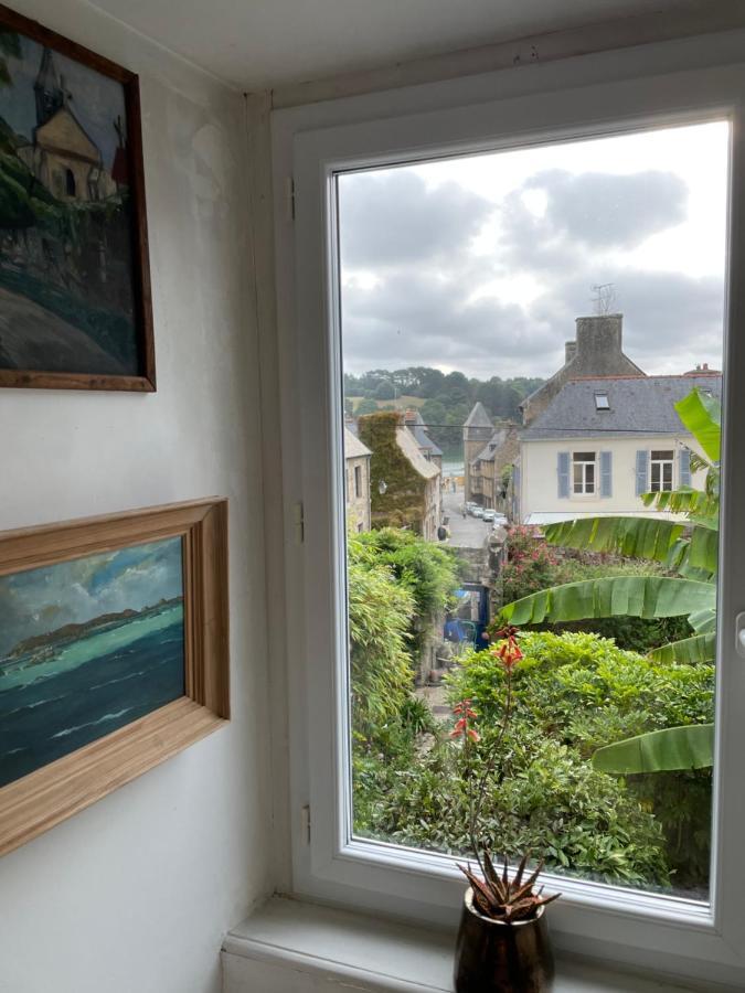 Appartement De 1634 Avec Balcon Au Sud Sur Jardin En Plein Coeur Historique Treguier Ngoại thất bức ảnh